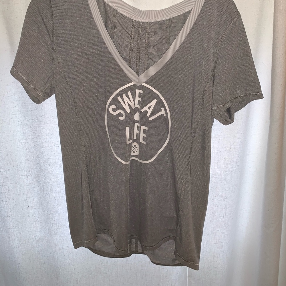 Lululemon workout top